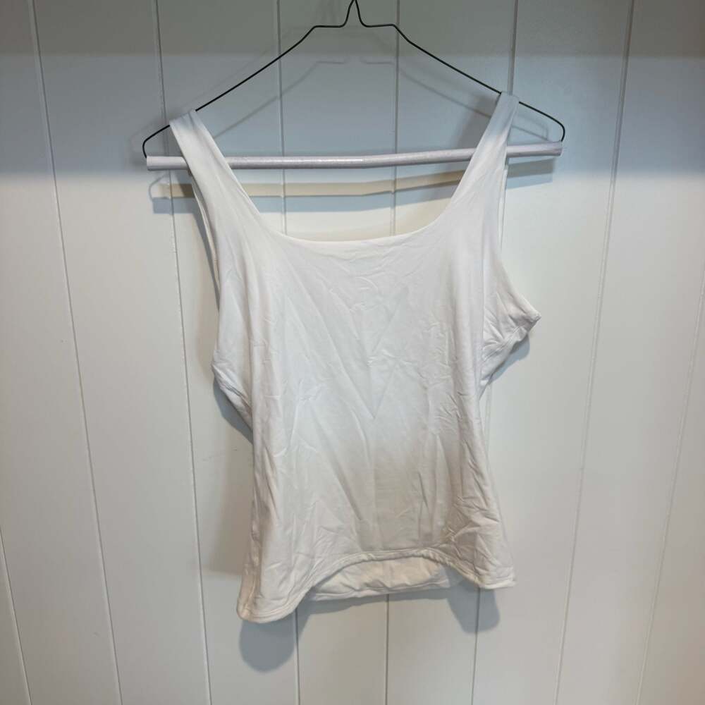 Pumiey Women's White Scoop Neck Tank Top Size M - Picture 3 of 3